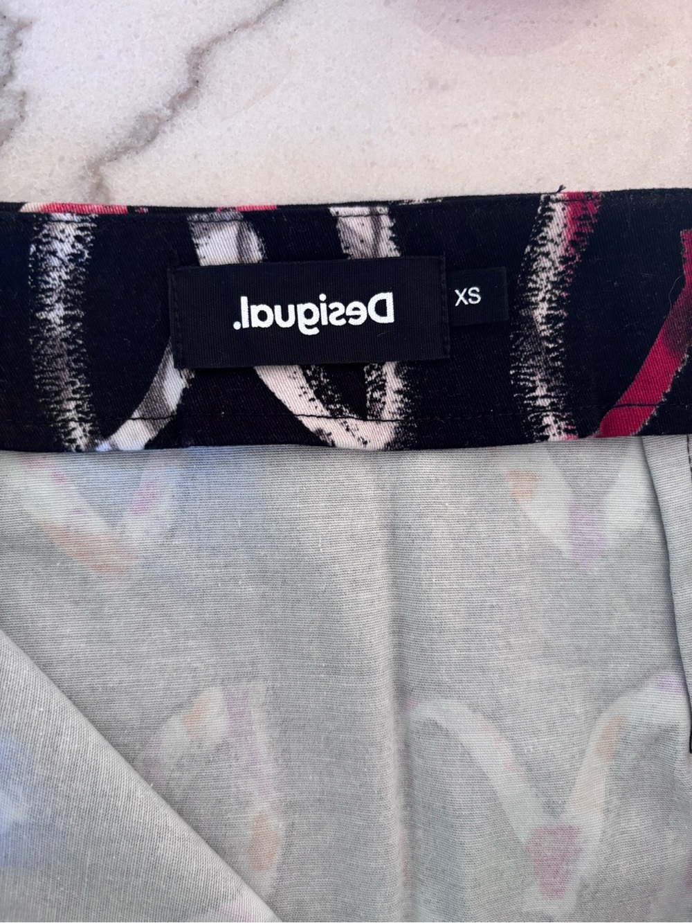 Desigual Black Mini Skirt Cotton Multi-Color Hearts Print (Size XS) - Picture 5 of 7